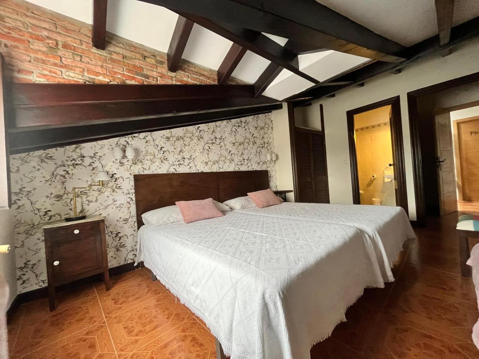 Posada Rural La Pena Casares Ла-Ревилья Экстерьер фото